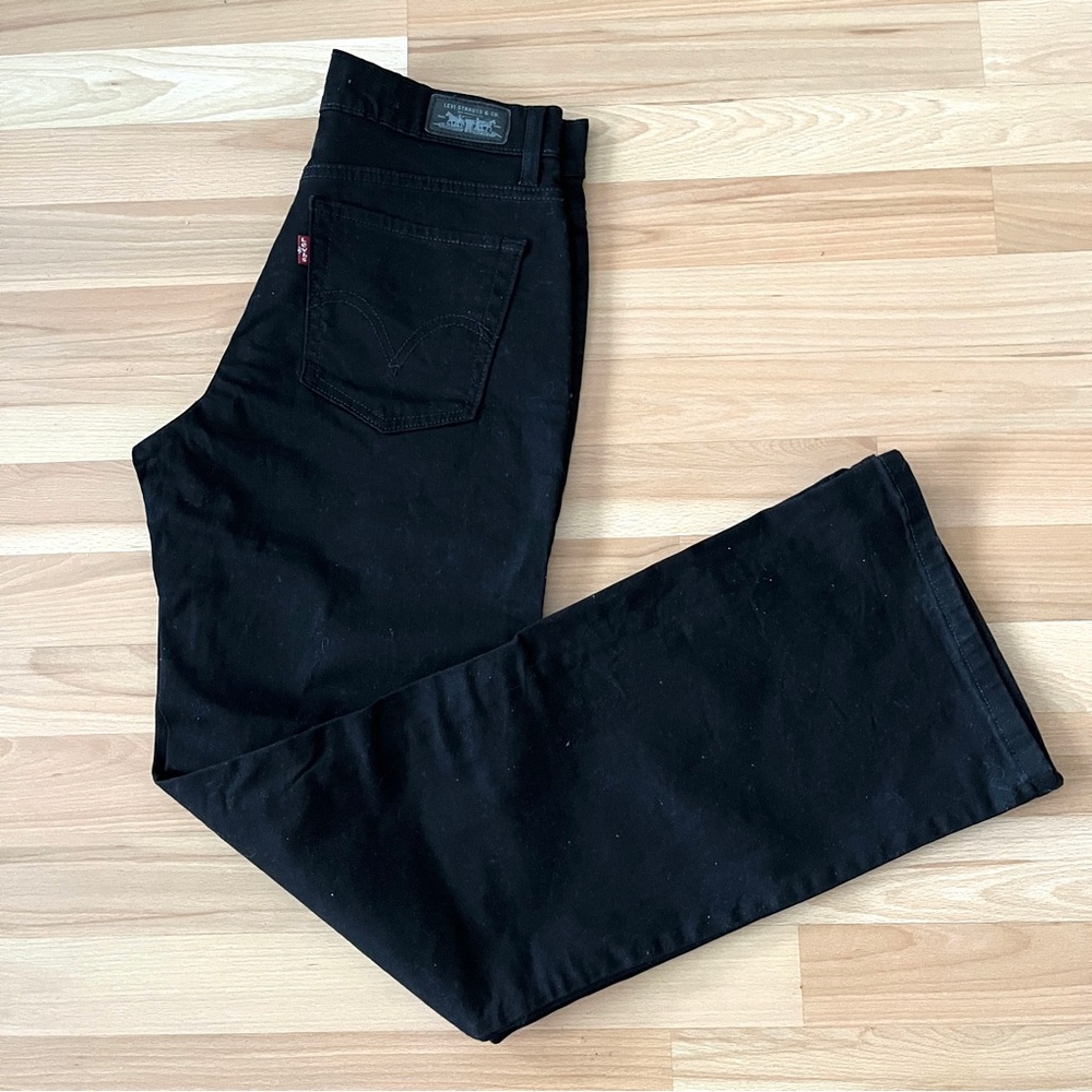 Brand New Levis Women’s Size 8 M perfectly Slimming 512 Bootscut Jeans
